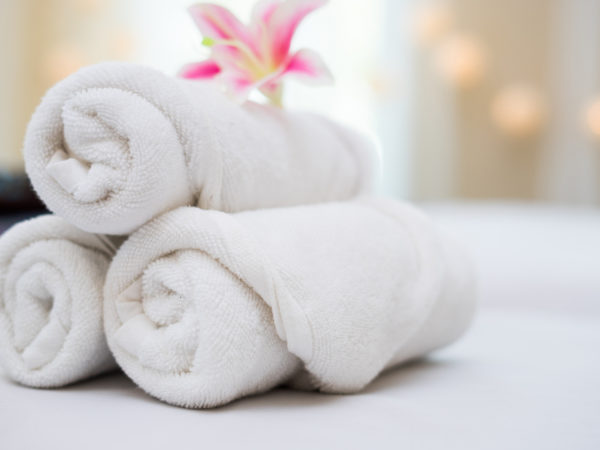 Quais tecidos de toalha são ideais para pele sensível?